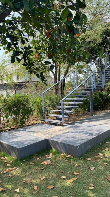 Shakuntala Farms - Rustic Farmstay With Modern Comforts 纳西克 外观 照片