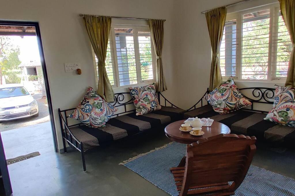 Shakuntala Farms - Rustic Farmstay With Modern Comforts 纳西克 外观 照片