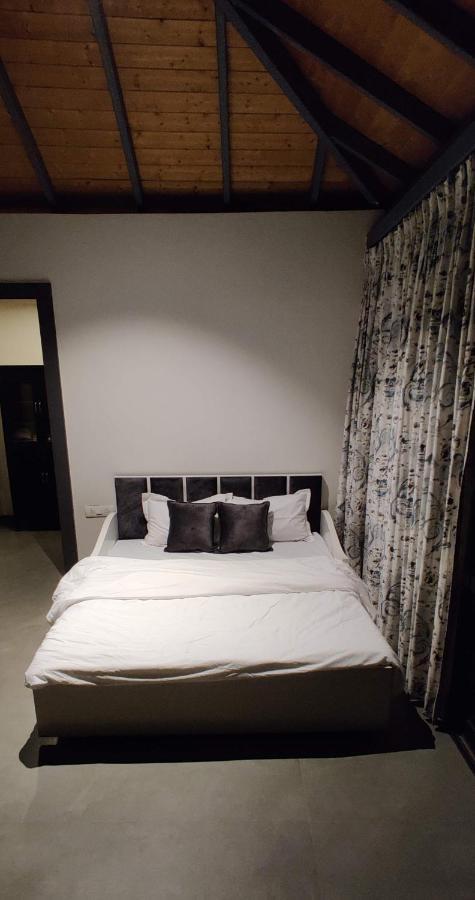 Shakuntala Farms - Rustic Farmstay With Modern Comforts 纳西克 外观 照片